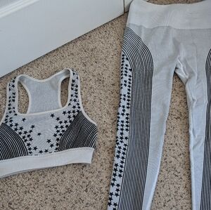 Fabletics Kate Hudson Seamless Star Sports Bra and Legging Sz. XS